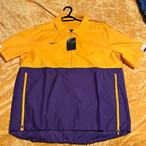 NIKE WINDBREAKER SHORT SLEEVE ZIP UP Size LARGE - Picture 1 of 12